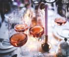 Розовые вина стекла